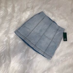 Light denim skirt *NEW WITH TAGS*
